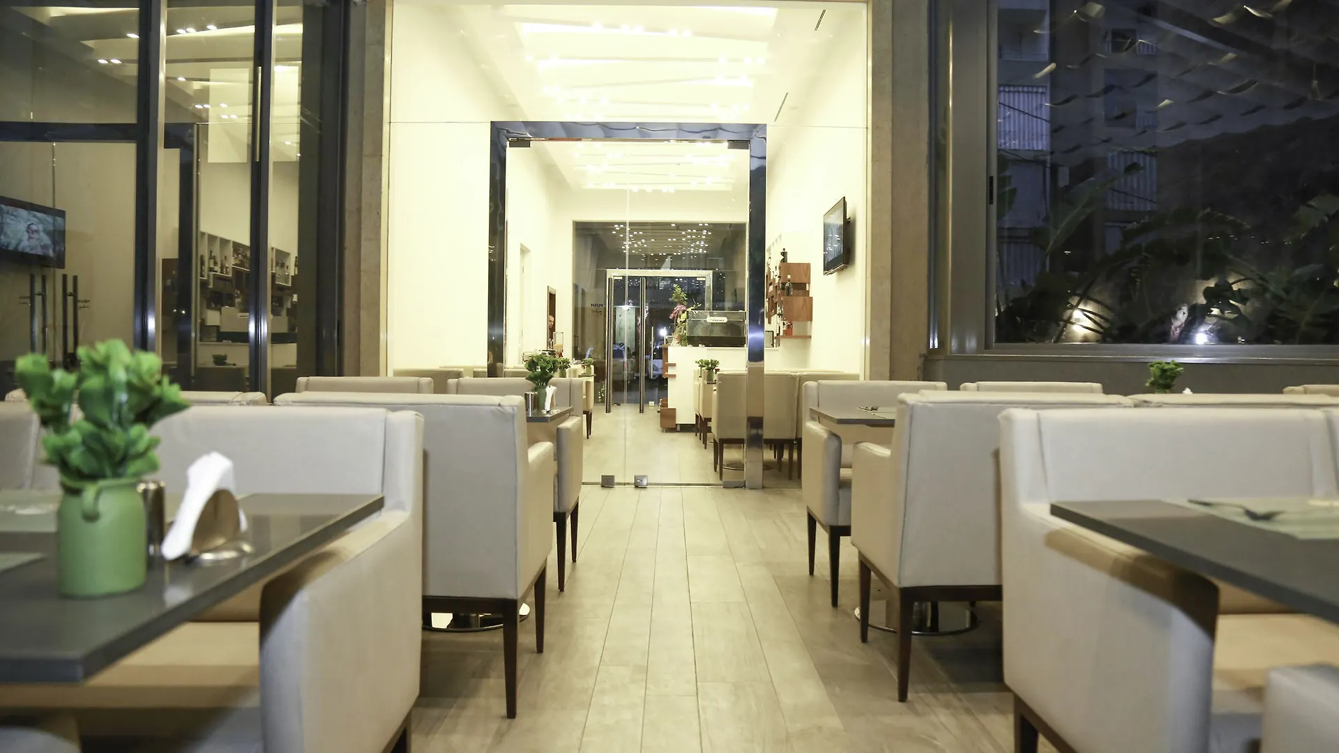 Urban Central Suites - Beirut 4*,